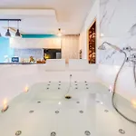 D'amour Jacuzzi Bordeaux Parking شقة *