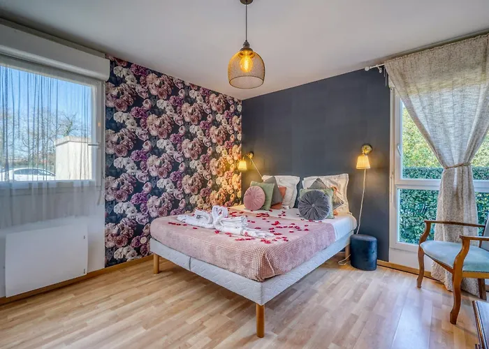 D'amour Jacuzzi Bordeaux Parking * Bruges