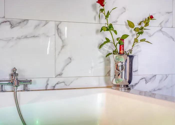 D'amour Jacuzzi Bordeaux Parking *